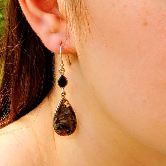 The Girl With Kaleidoscope Eyes Jewelry - Tube Agate & Onyx Earrings